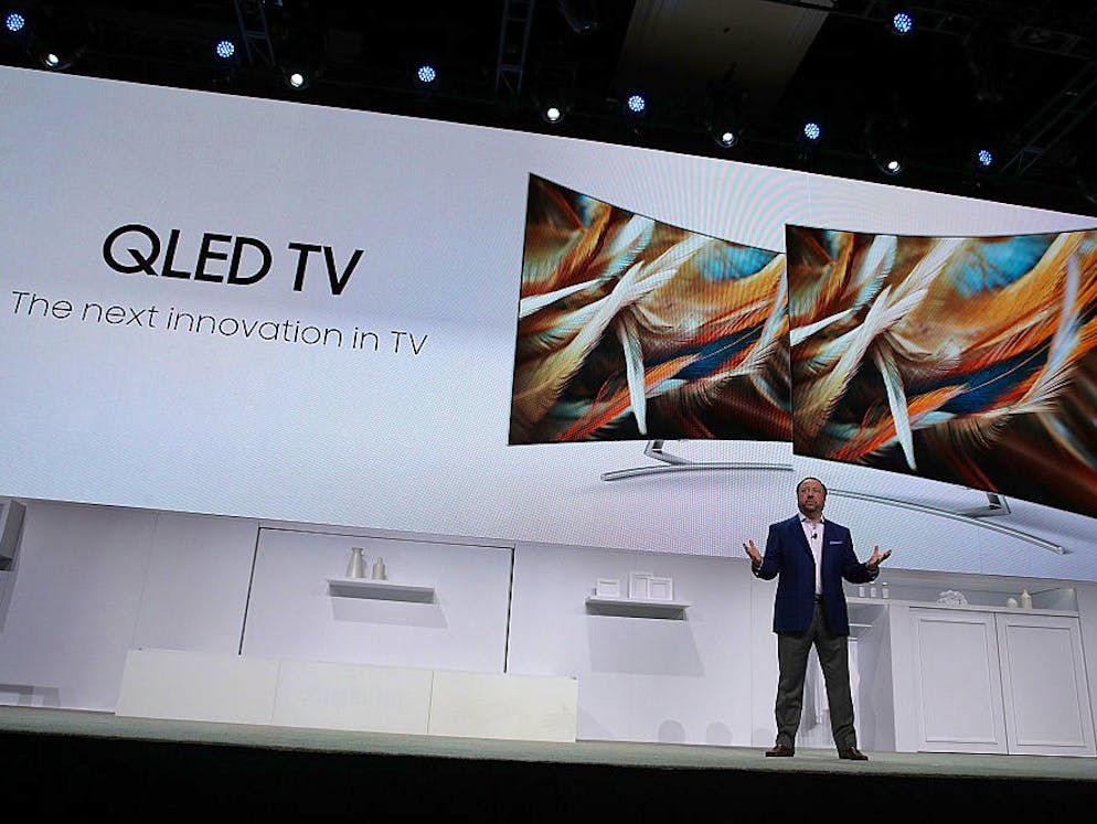 OLED vs. QLED: Welches ist der beste TV? Der grosse «Bluewin»-Ratgeber. Auch wenn sie ähnlich tönen, sind die beiden Technologien OLED und QLED völlig anders aufgebaut. Kurz zusammengefasst: