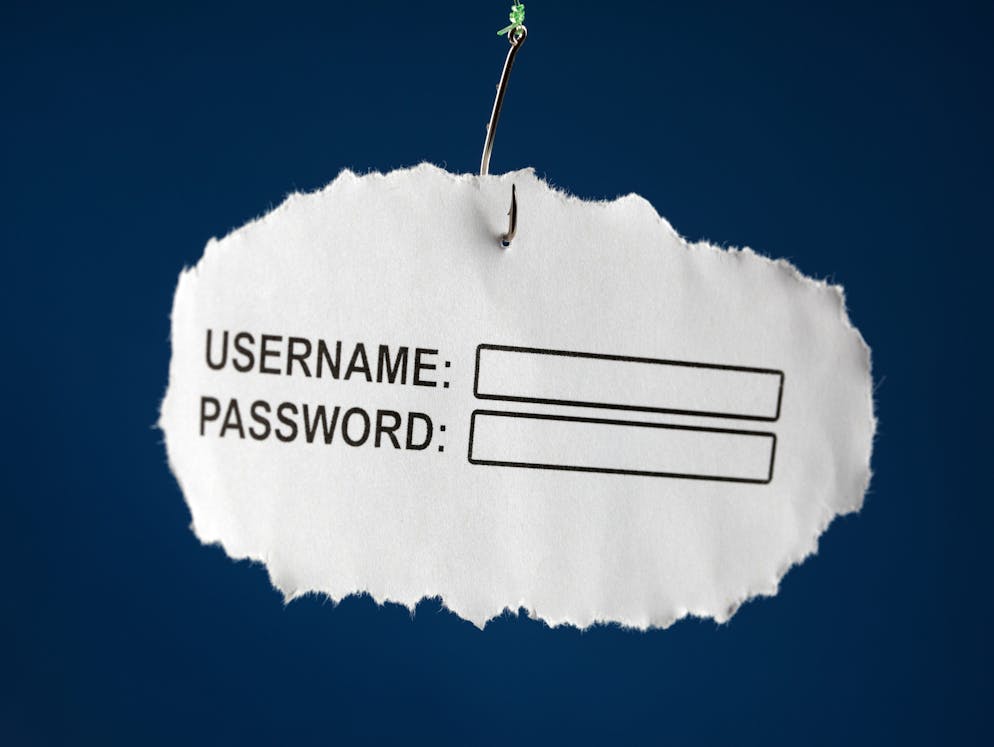 Passwort-Tipps: Diesen Fehler lieben Hacker ganz besonders. Ihr Passwort ist ein kostbares Gut, behalten Sie es für sich! Geben Sie keine persönliche Informationen preis: Seriöse Firmen fragen Sie nie per E-Mail oder Telefon nach Ihren Passwörtern, Kreditkartennummern oder anderen persönlichen Informationen.