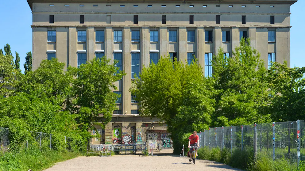 «Berghain» – der berühmteste Technoclub der Welt. Früher ein Heizkraftwerk, heute der angesagteste Technoclub der Welt: das «Berghain» in Berlin-Friedrichshain.