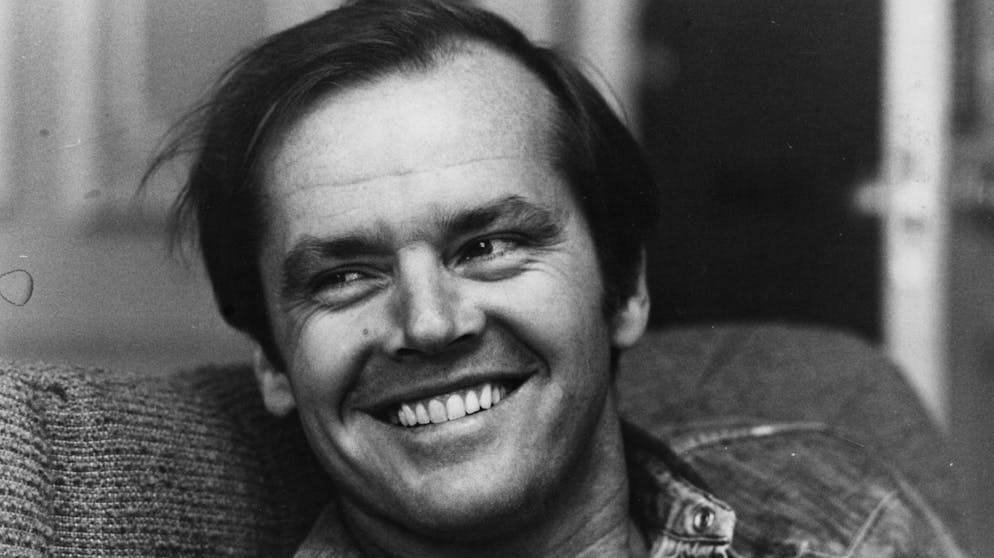 Rekord! Diese Stars und Filme gewannen die meisten Oscars. Denn trotz seines unnachahmlichen Grinsens und bislang zwölf Nominierungen: Dem schlitzohrigen Charme von Jack Nicholson erlag die Academy bislang auch «nur» dreimal: 1975 wurde er dank seiner Hauptrolle in «Einer flog übers Kuckucksnest», 1984 als Bester Nebendarsteller in «Zeit der Zärtlichkeit» und 1998 für die Komödie «Besser geht's nicht» als Bester Hauptdarsteller ausgezeichnet.