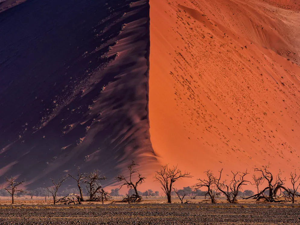 «Sony World Photography Awards»-Les meilleures photos. Paranyu Pithayarungsarit, Thaïlande: «The Great wall of Namib». Une dune de sable gigantesque dans le désert africain du Namib, considéré comme le plus vieux désert au monde. Catégorie: Open, Landscape and Nature. 