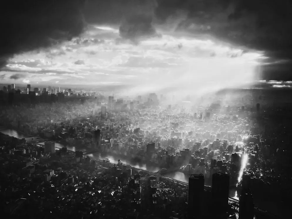 «Sony World Photography Awards»-Les meilleures photos. Zhaoting Wu, Chine: «East of the East(Ⅰ)». Tokyo après le passage du typhon. Catégorie: Open, Architecture. 