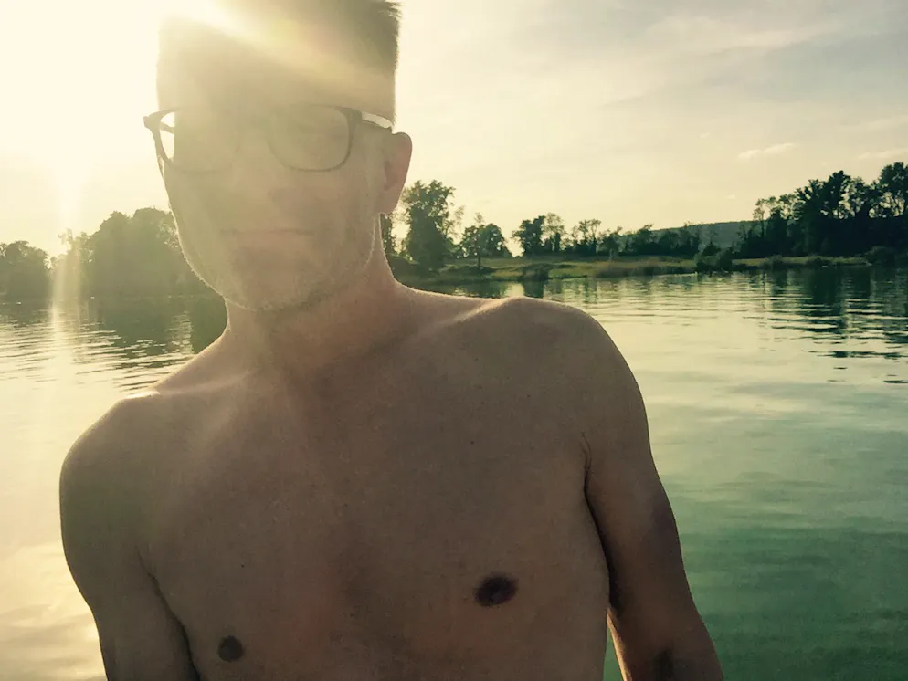 Bruno Bötschi sagt: Warum einen Bademantel anziehen, wenn es eine Badehose tut?