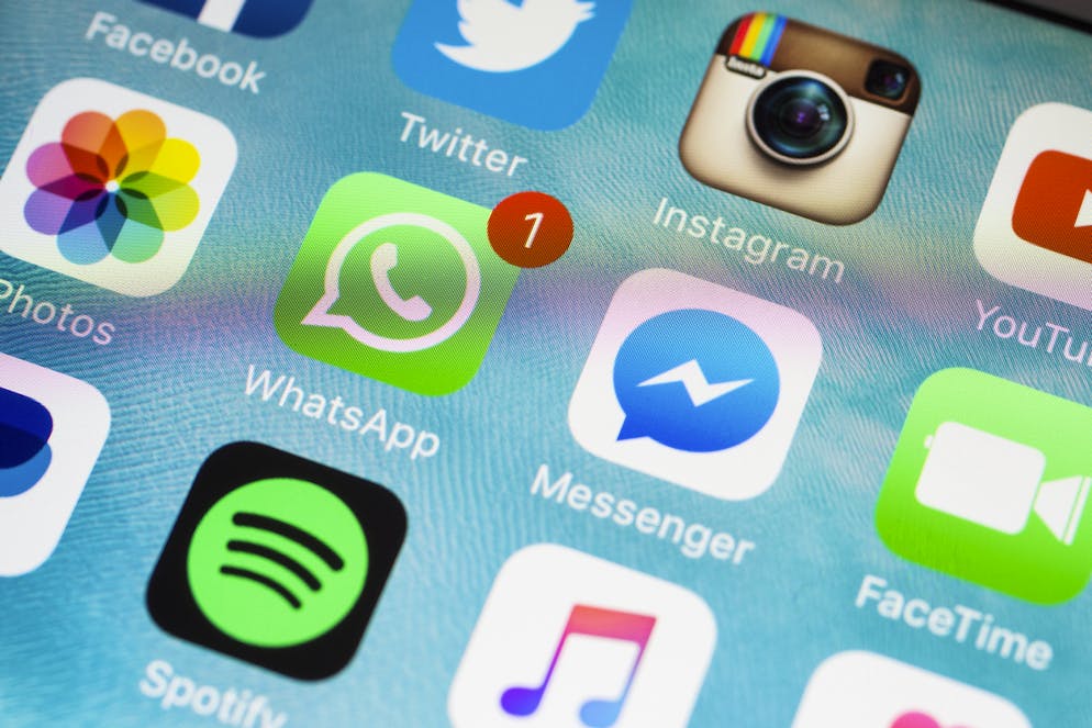 «Ups, diese Nachricht hätte ich nie so schicken dürfen» - wer unüberlegt eine WhatsApp-Nachricht verschickt hat, kann diese jetzt auf iOS noch eine ganze Stunde lang wieder zurückziehen.