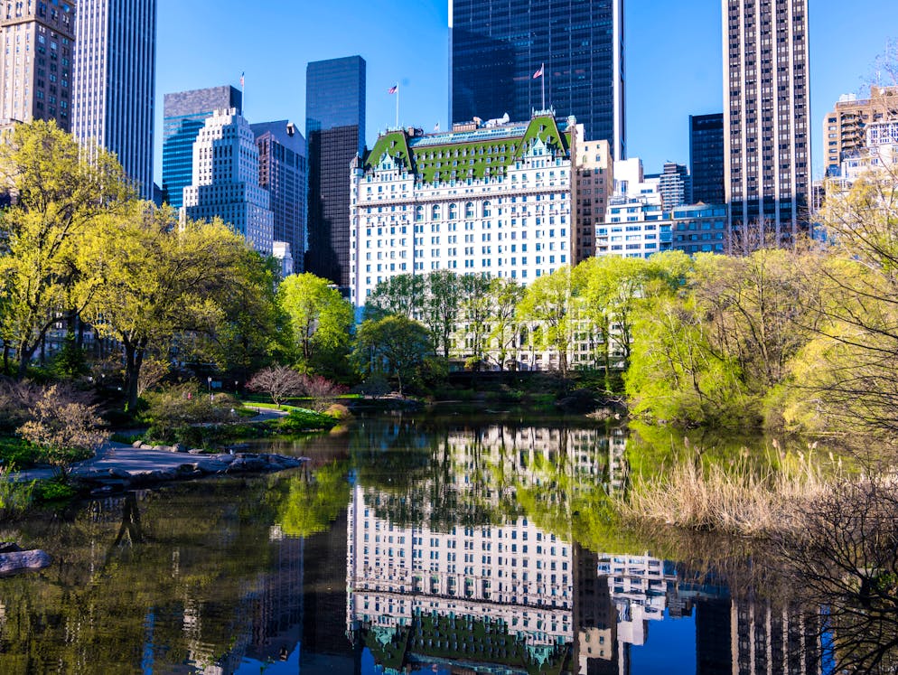In diesen 10 Luxus-Hotels kann man wohnen wie im Film. «Bride Wars», «American Hustle», «Schlaflos in Seattle» und, und, und... : Das 1907 eröffnete altehrwürdige Fairmont Plaza nahe dem Central Park ist selbst ein Hollywood-Star.