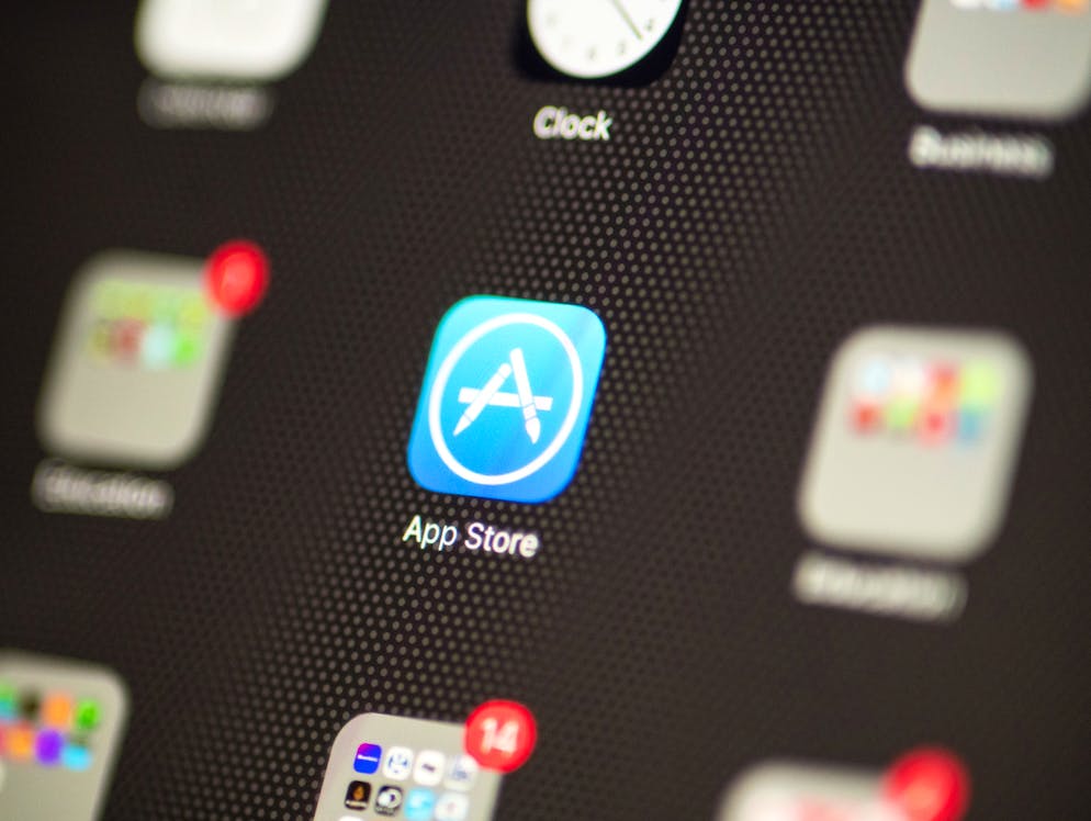 Was passiert im Internet in einer Minute?. In den App-Stores von Google und Apple werden 342'000 Apps heruntergeladen...