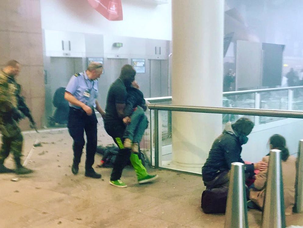 Les attentats de Bruxelles. Scène de chaos à l'aéroport de Bruxelles.