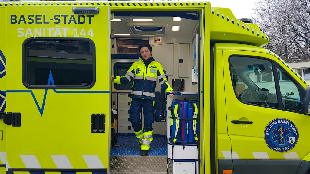 Sanit terin Carmen Erkl rt So L uft Eine Rettung Ab sanit-terin-carmen-erkl-rt-so-l-uft-eine-rettung-ab