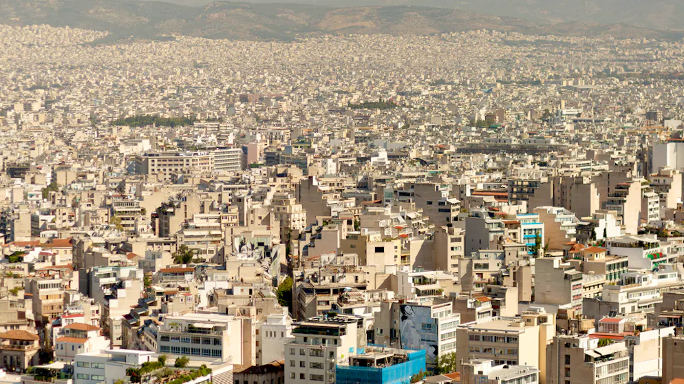 Wie Metropolen dem Stau begegnen. In der 3,8-Millionen-Metropole Athen gilt seit Jahrzehnten ein «rotierendes» Fahrverbot: An geraden Tagen dürfen im Stadtzentrum nur Pkw mit einem geraden und an ungeraden Tagen Pkw mit ungeradem Kennzeichen fahren. Ausgenommen davon sind Taxis und Lieferwagen.