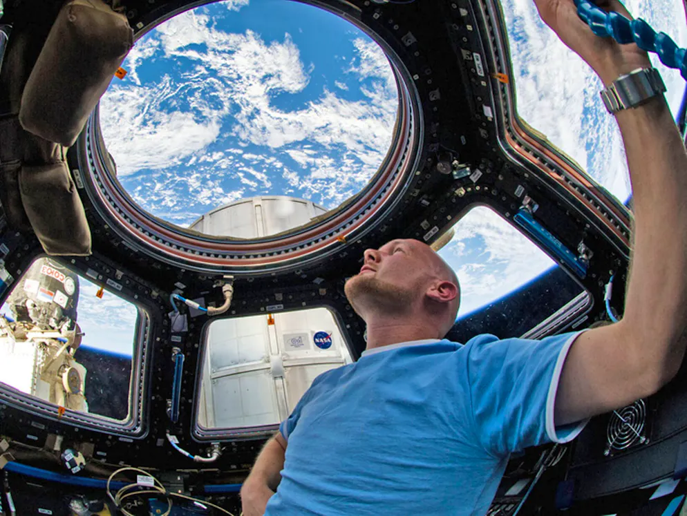 Une idole pour des générations: il y a 50 ans, Youri Gagarine s'éteignait. En juin 2014, l'astronaute de l'Agence spatiale européenne Alexander Gerst contemple la Terre à travers la coupole d'observation de la Station spatiale internationale ISS. Intelligents, robustes et intègres: les astronautes de la génération actuelle renouent avec l'image véhiculée par Youri Gagarine, remarquent les spécialistes du secteur.