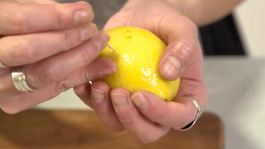 Lifehack der Woche. Frischer Zitronensaft: So geht's richtig