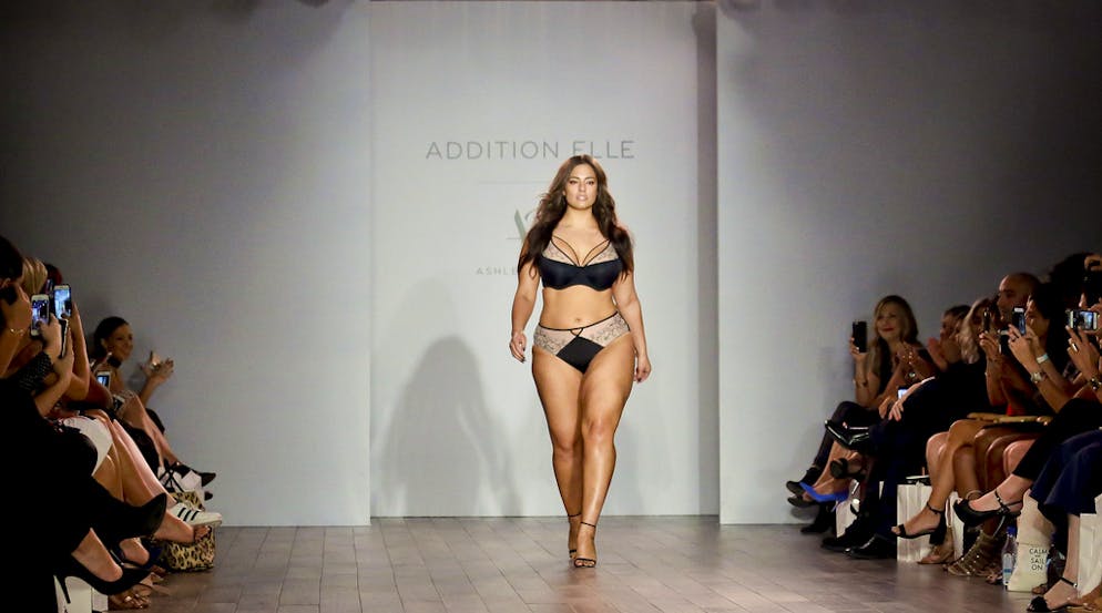 Inspiration: Ashley Graham, mannequin grande taille. Ashley Graham fait tourner des têtes lors de la Fashion Week de New York.