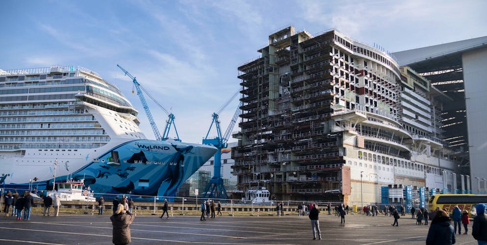 Ende Jahr wird die Rostocker Reederei Aida das Schiff Aidanova in Betrieb nehmen. Es läuft komplett mit Flüssiggasantrieb, ganz ohne Diesel oder Schweröl.