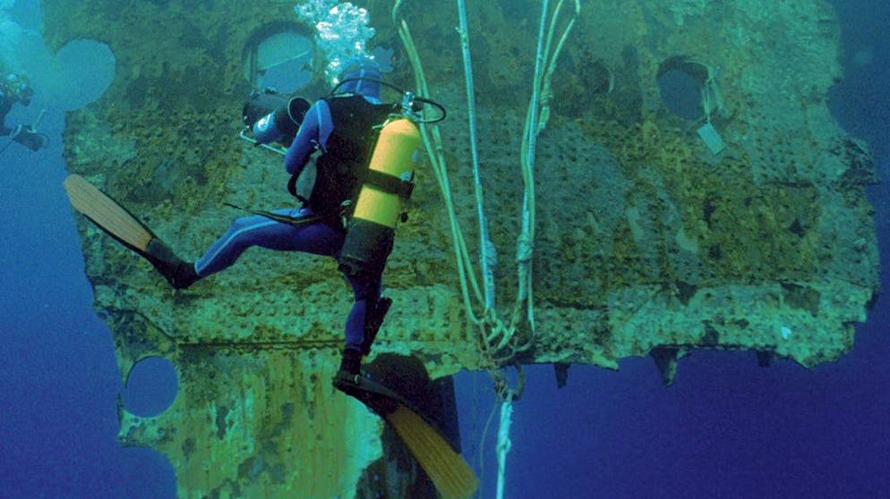 Das Weltkulturerbe «Titanic» droht sich aufzulösen. Mit ihm begann der unerwünschte Trubel an einer Stätte ...