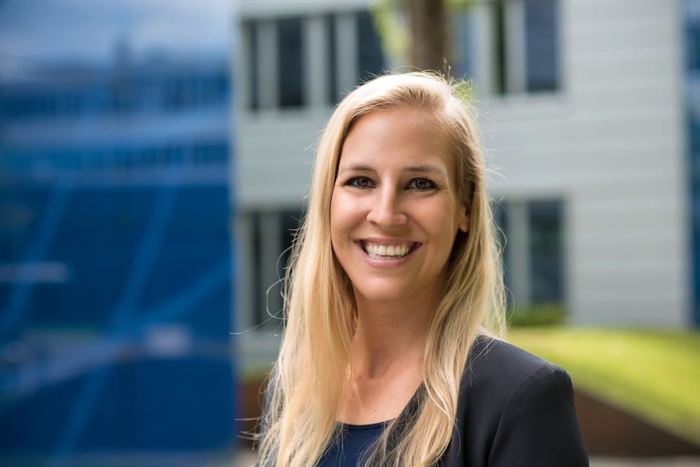 Meret Meier ist im Corporate Responsibility Team von Swisscom Expertin für soziale Verantwortung, Jugendmedienschutz und Kommunikation.