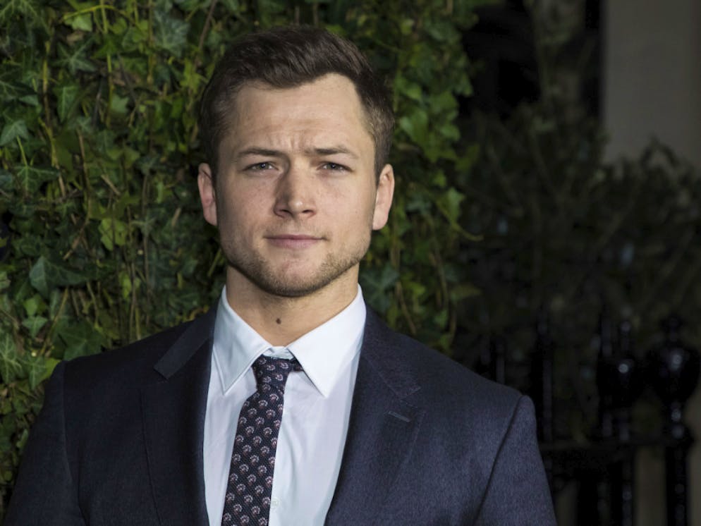 Der Brite Taron Egerton wird in einem Film die Rolle von Elton John spielen. (Archivbild)
