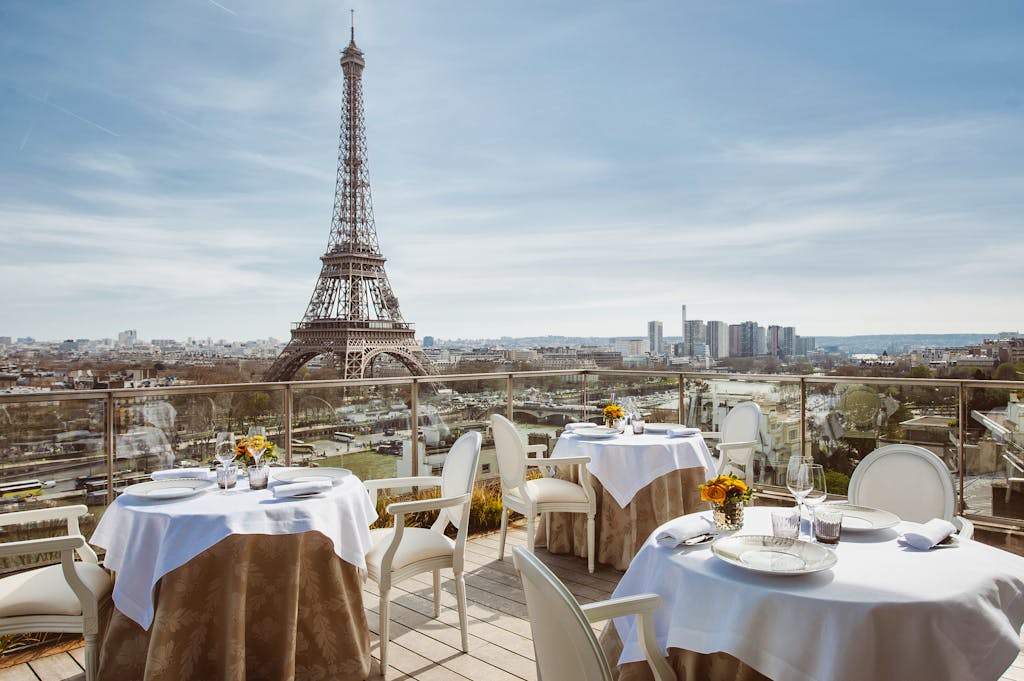 tour eiffel dejeuner