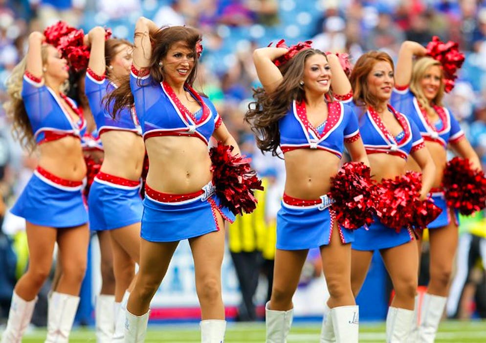 Die Cheerleaders der Buffalo Bills mussten regelmässig zum Schwabbeltest antreten.