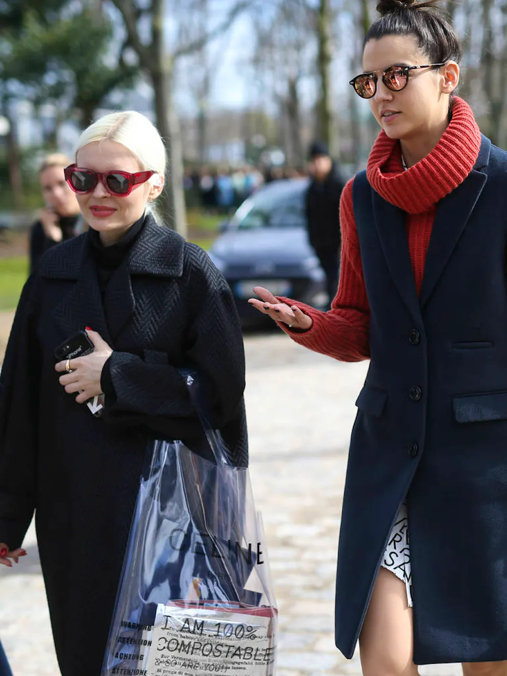 10 accessoires repérés sur les it-Girls de la Fashion Week de Paris. Les lunettes seront un accessoire très important de ce printemps. Et pour se donner du peps, on les choisit hautes en couleur ! Que ce soit sur la monture ou les verres, elles ne devront pas se fondre dans la masse !