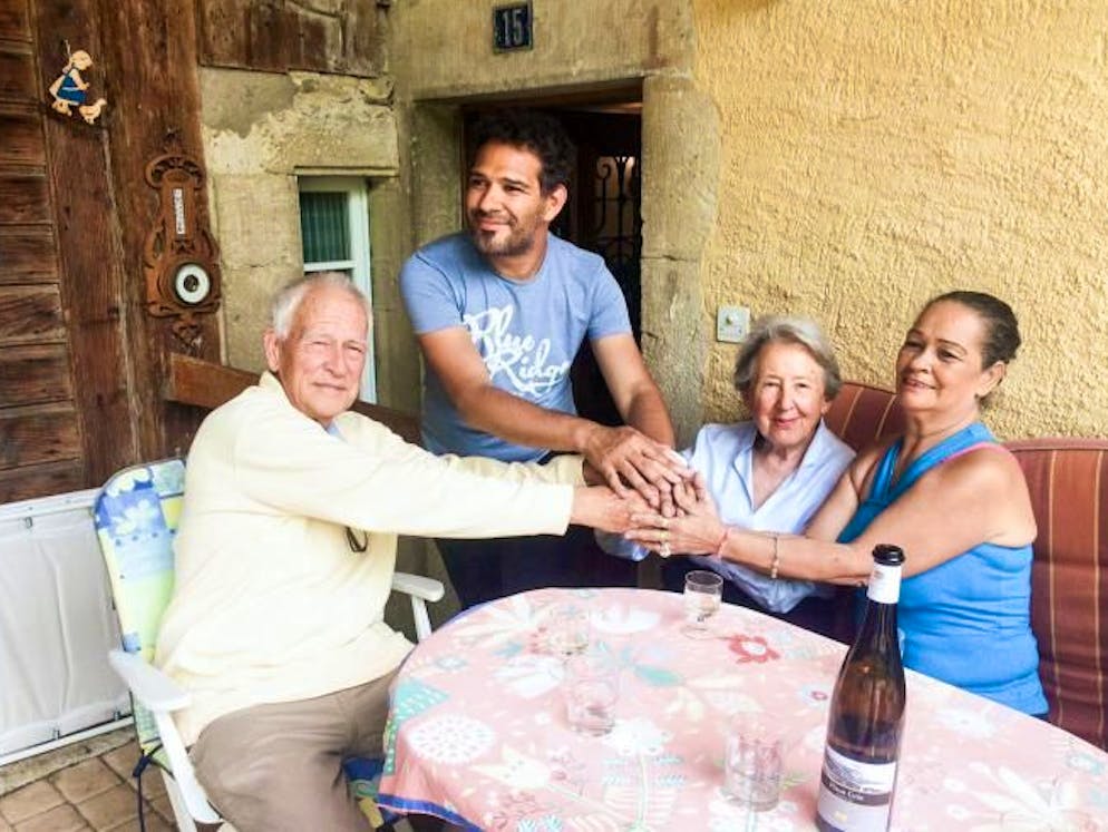 Rodolpho Allison besuchte zusammen mit seinen Adoptiveltern seine leibliche Mutter.