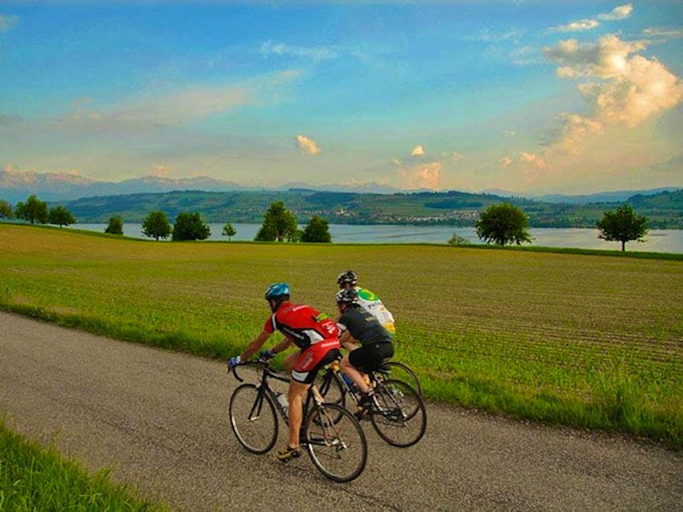 ... führt vorbei an lieblichen Hügeln rund um Sursee und Sempachersee ...