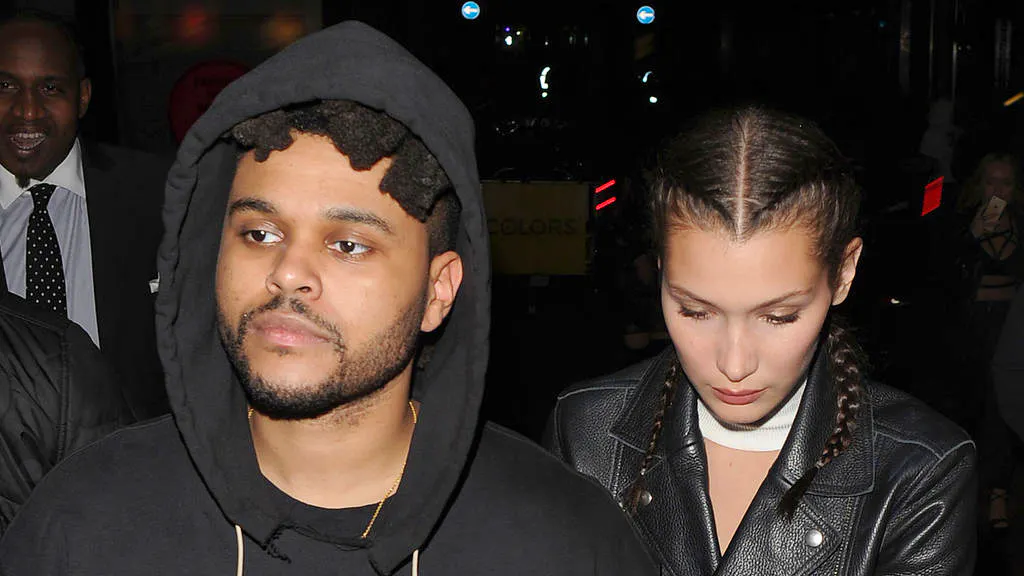 Spettacolo. The Weeknd e Bella Hadid: i due ex si baciano a Cannes