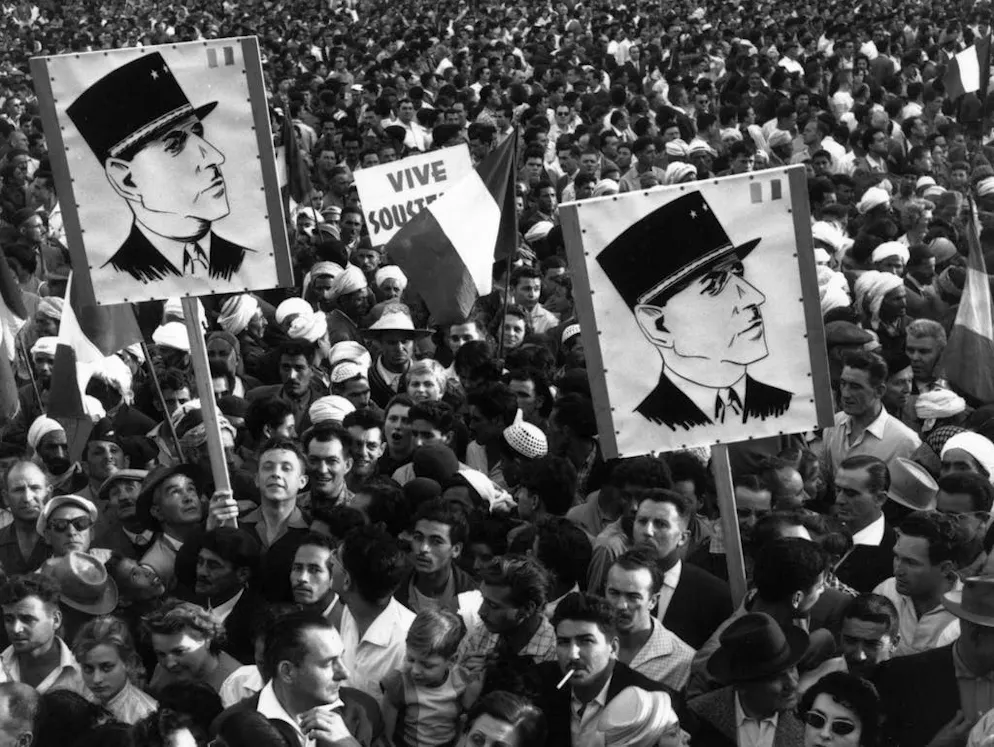 Quando il Festival di Cannes suscita scandalo. La guerra d'Algeria raggiunse il suo culmine nel 1958. Temendo che il nuovo presidente francese Charles de Gaulle non placasse il conflitto a suo sfavore, il Fronte di liberazione nazionale algerino aveva risposto con una serie di attentati in Francia, obbligando il governo ad ipotizzare l'annullamento del festival.  Anche se infine la kermesse si svolse ugualmente, furono molti i giornalisti e le star a dare forfait.
