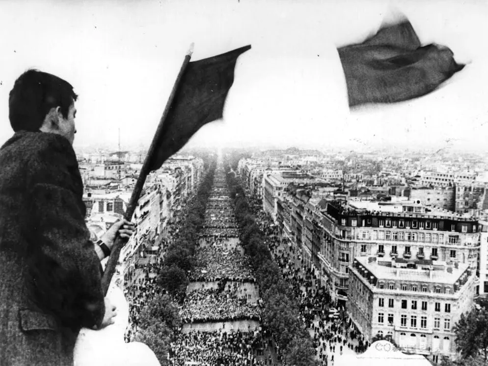Quando il Festival di Cannes suscita scandalo. Com'è noto, le rivolte studentesche che segnarono gli anni '60 non risparmiarono neppure Parigi. Al contrario. Quando il movimento si scatenò nella metropoli nel 1968, facendo sprofondare la Francia intera in uno stato di sciopero generale, fu impossibile per Cannes organizzare i suoi soliti eventi…
