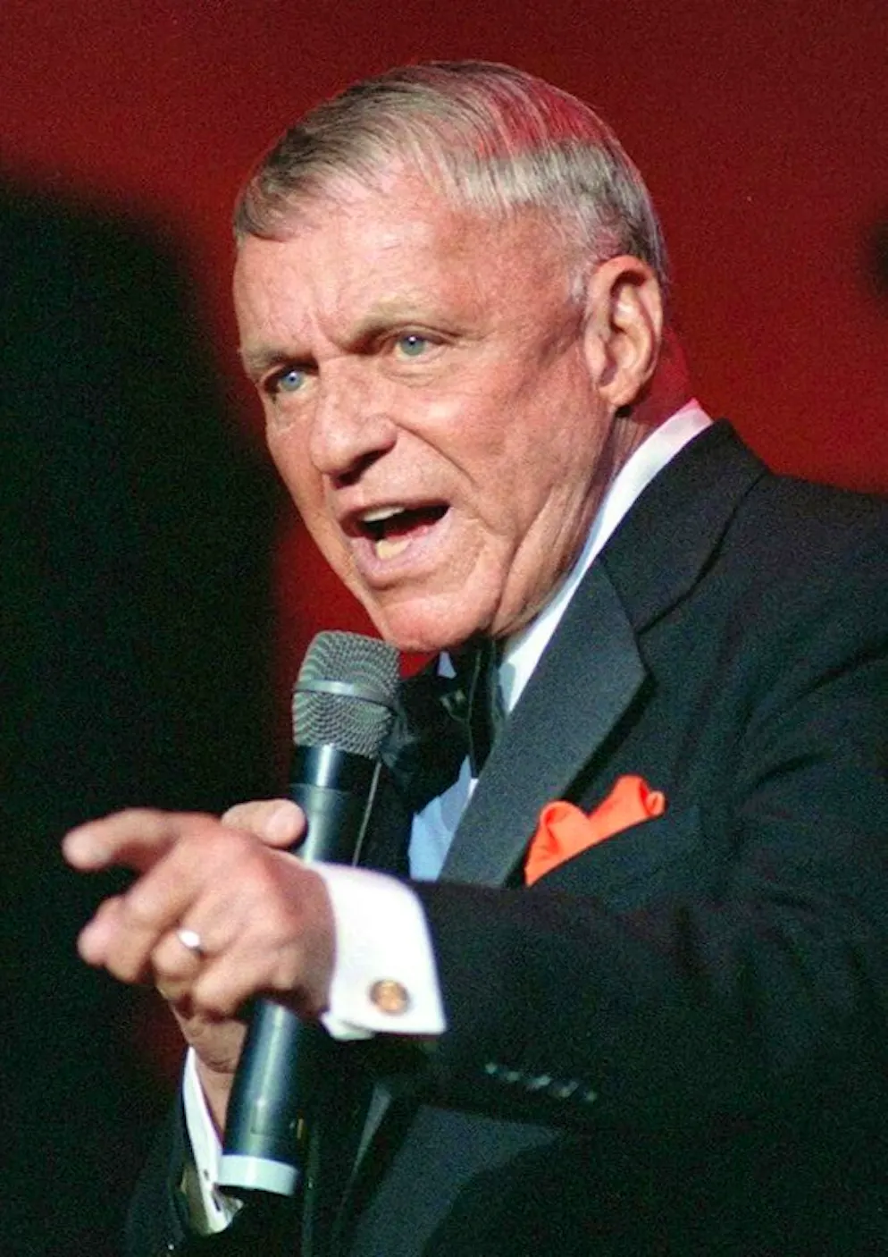 Cinq choses à savoir sur Frank Sinatra, disparu il y a 20 ans. Frank Sinatra sur scène à Washington, le 1er octobre 1992