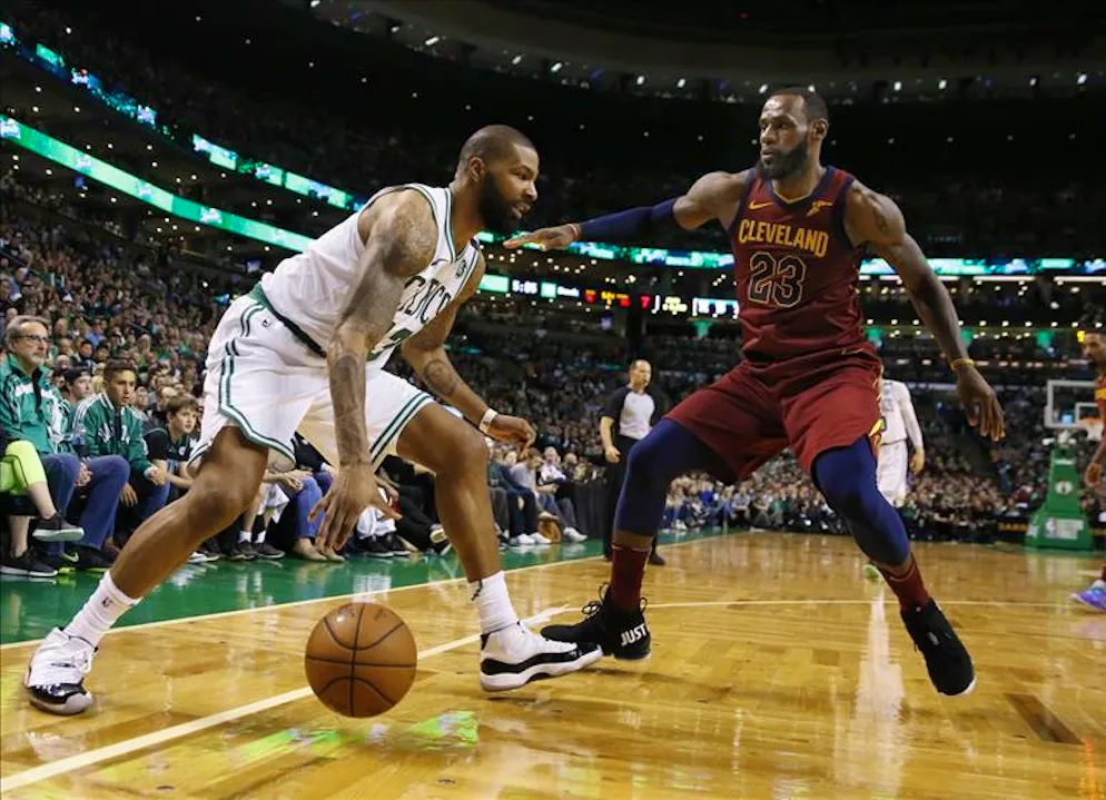 Marcus Morris e LeBron James