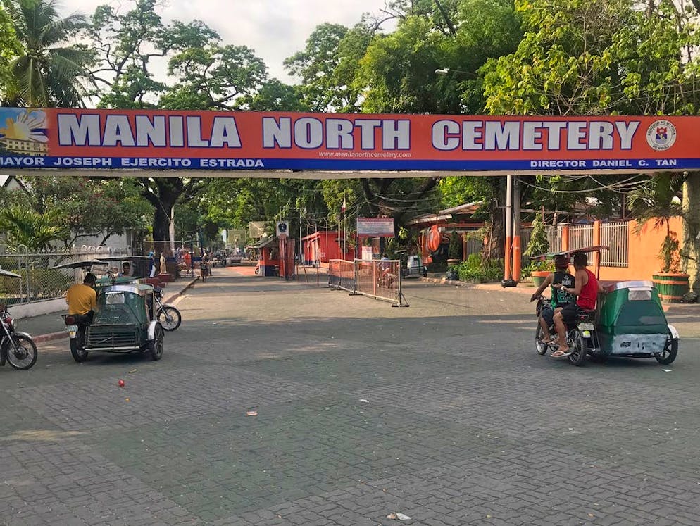 A Manille, des milliers de personnes vivent dans un cimetière. Plus d'un million de personnes sont enterrées au sein du Cementerio del Norte de Manille.