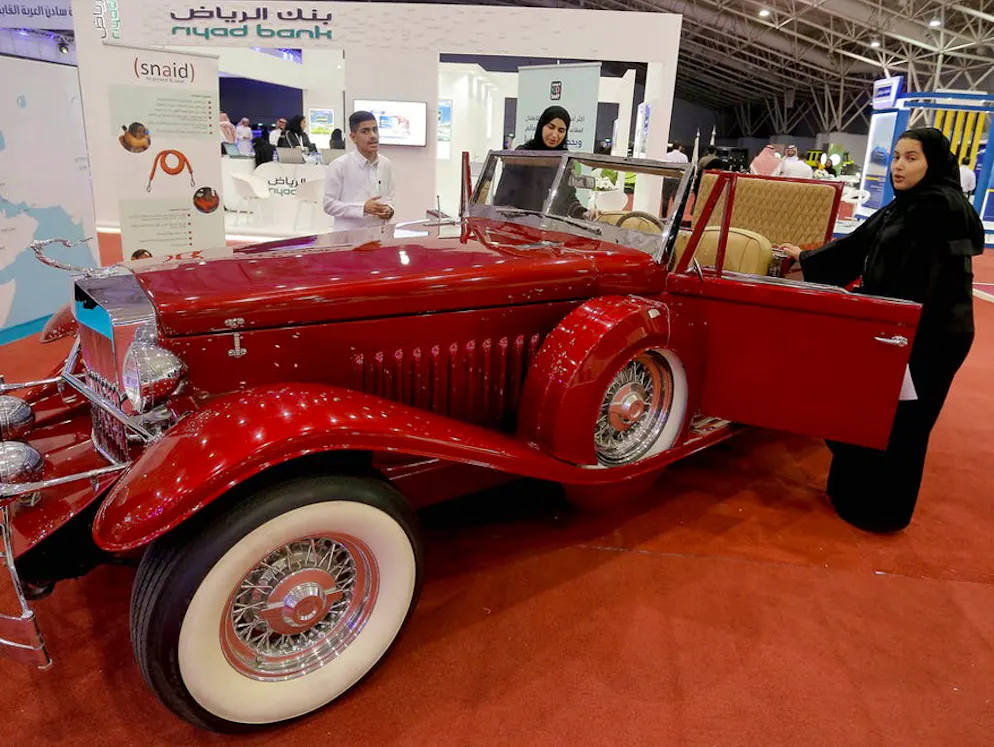 Un salon de l'auto réservé aux femmes en Arabie saoudite. Le pays souhaite réduire sa dépendance vis-à-vis du pétrole…