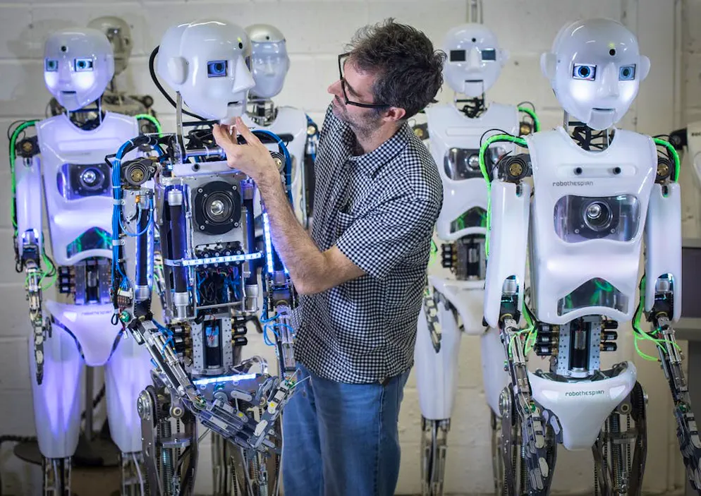 Est-ce l'avenir? Cette usine produit des robots humanoïdes. Basée à Penry, dans les Cornouailles, l’entreprise est l’un des leaders mondiaux en matière de robots à figure humaine.