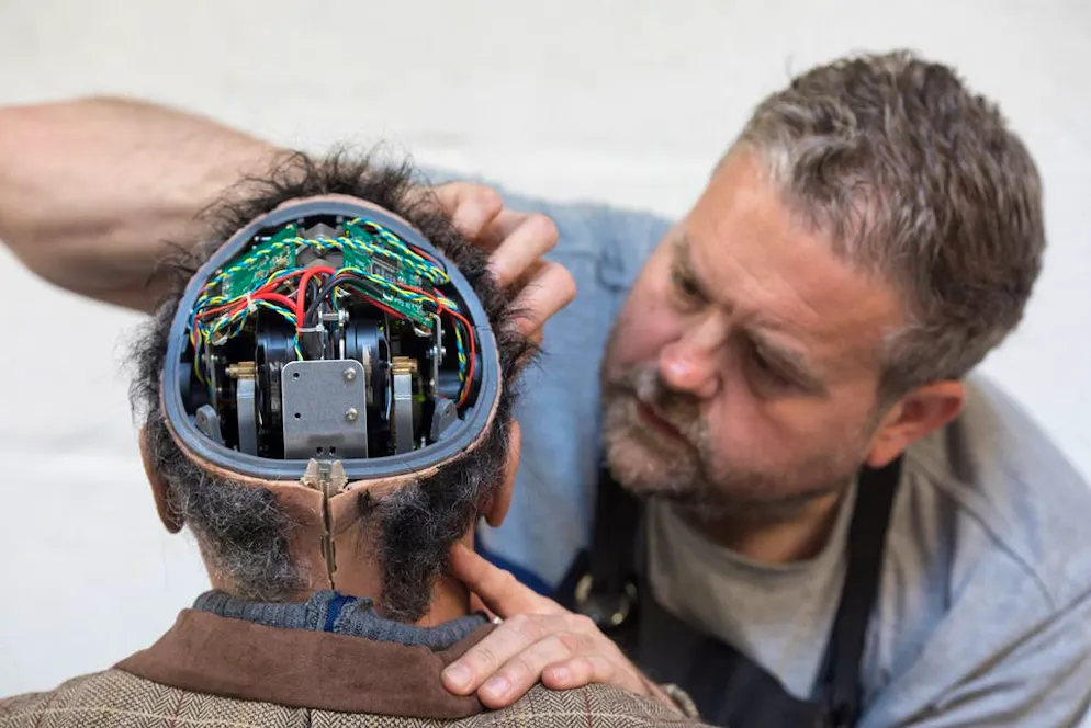 Est-ce l'avenir? Cette usine produit des robots humanoïdes. Les robots Mesmer sont le nec plus ultra de la technique bio-mécanique.