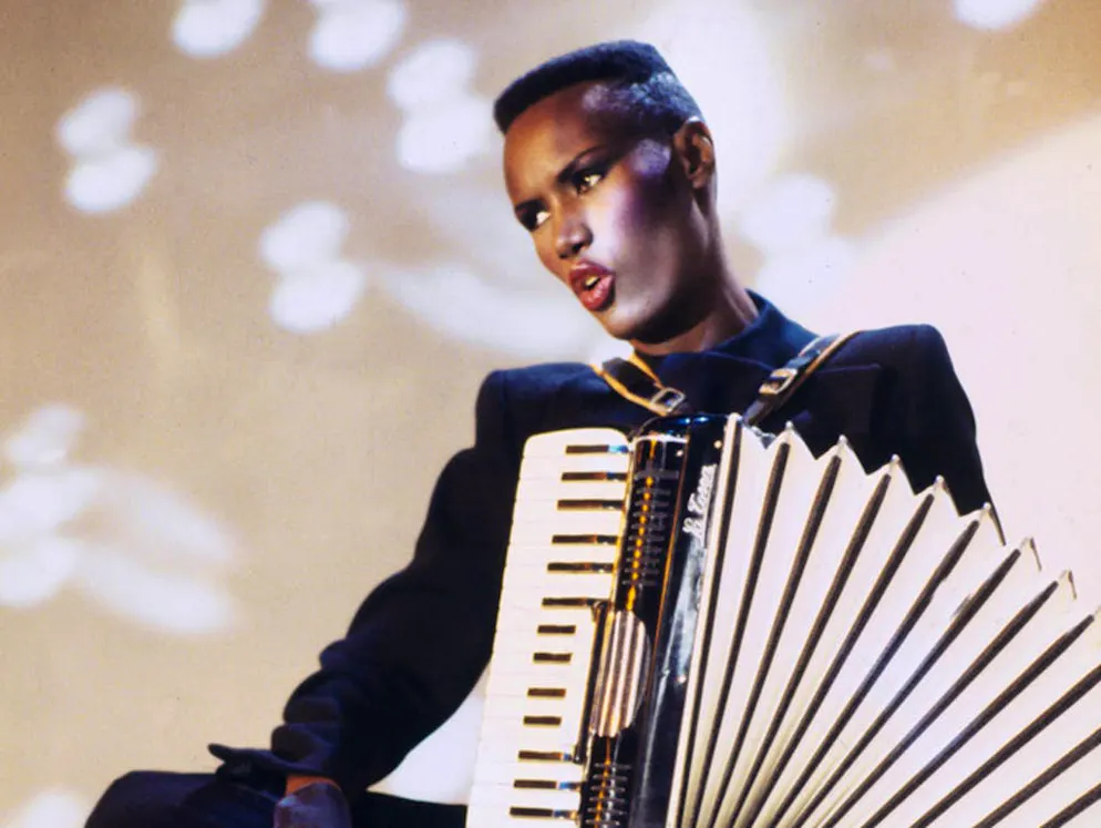 Grace Jones. En tant que musicienne, elle a connu le succès avec des titres comme «I Need a Man» ou «Do or Die».