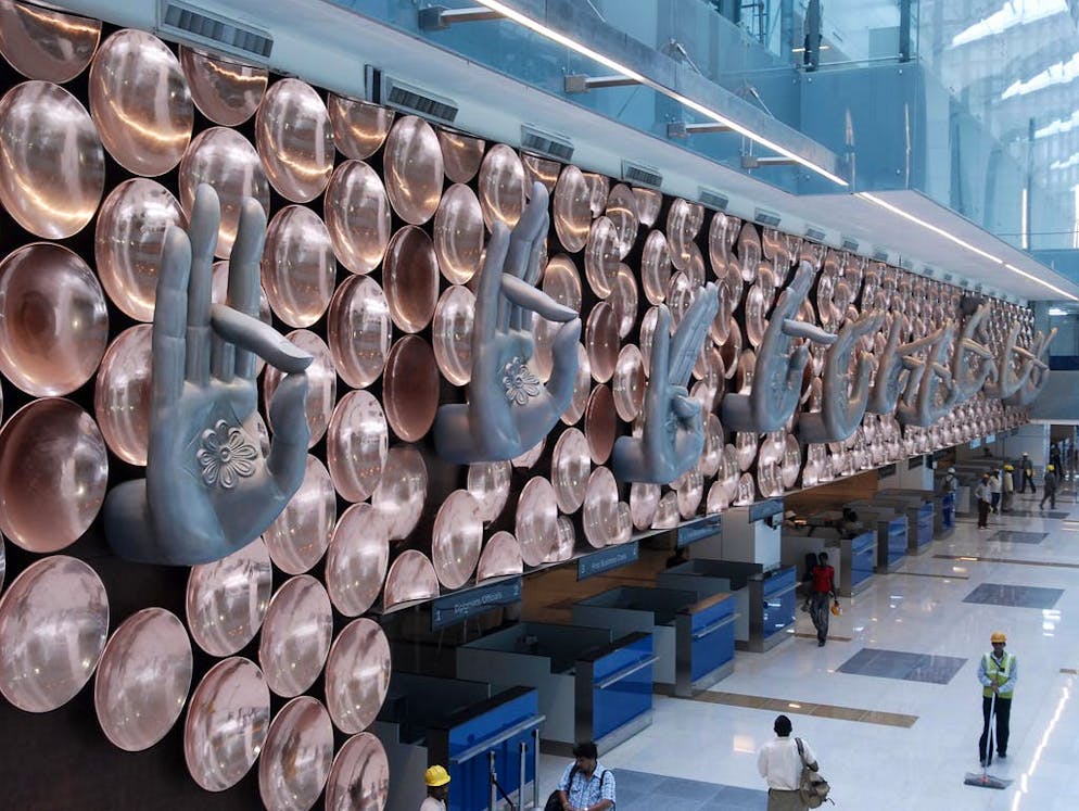 Les 20 plus grands aéroports du monde. 16. Aéroport international Indira Gandhi (Inde): 63,45 millions de passagers.