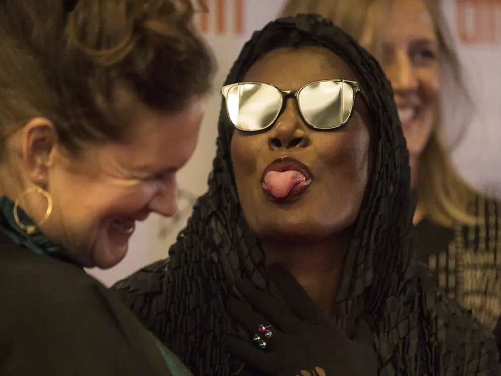 Grace Jones. Et Grace Jones est toujours aussi rebelle.