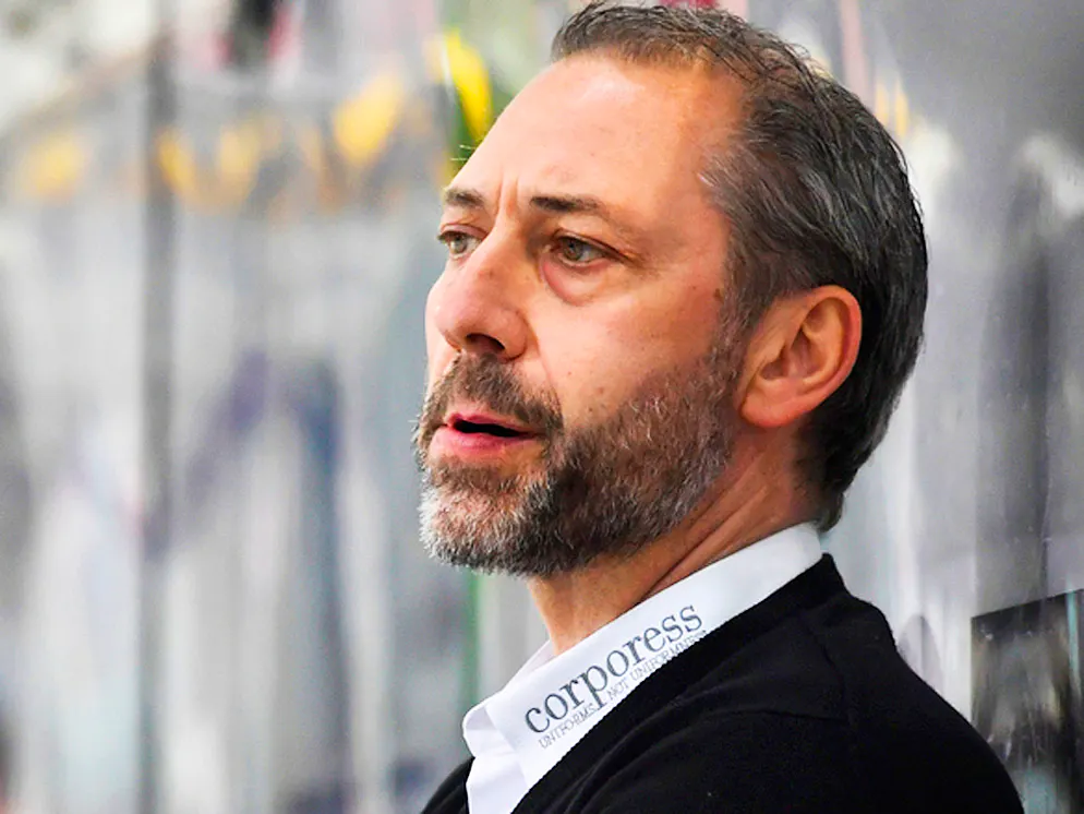 André Rötheli rimane al timone del Kloten.