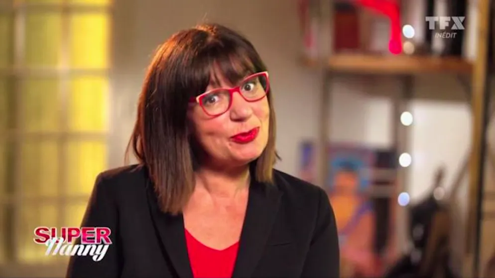 Face à un papa désemparé devant les difficultés, Super Nanny va-t-elle garder le sourire?