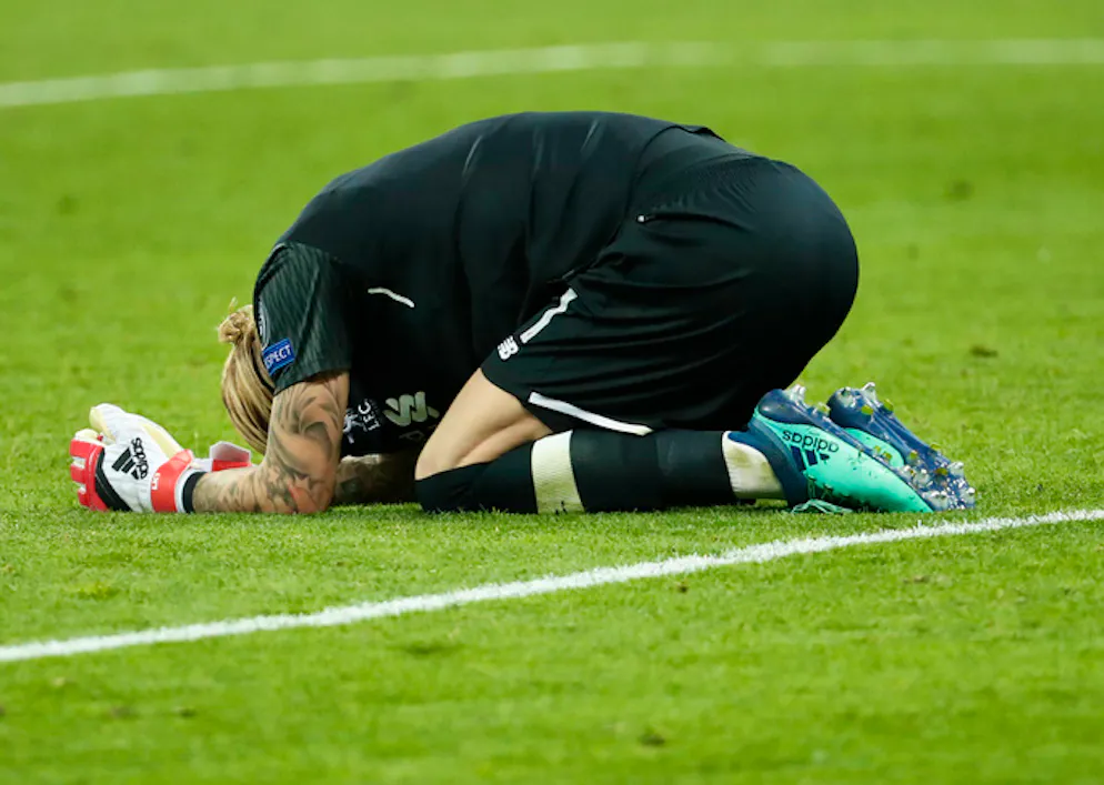 Loris Karius, solo a terra alla fine della sciagurata finale persa dal Liverpool per 3-1