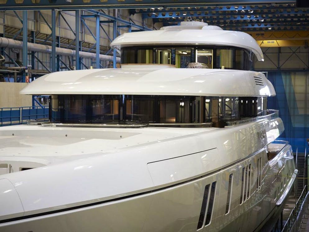 I migliori yacht del mondo. Lo yacht a motore a lunga distanza «Hasna» di Feadship misura 73,5 metri.