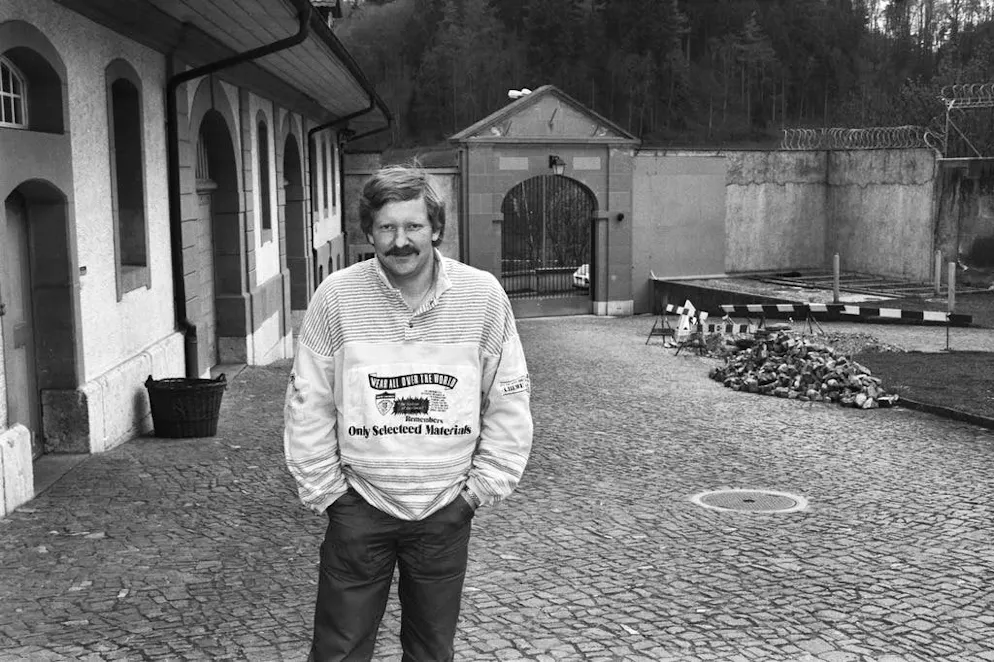 Bruno Zwahlen: le meurtre de Kehrsatz. Bruno Zwahlen, incarcéré pour le meurtre de sa femme. Cliché pris le 17 avril 1991 dans la cour de la prison de Thorberg, à Krauchtal (Berne).
