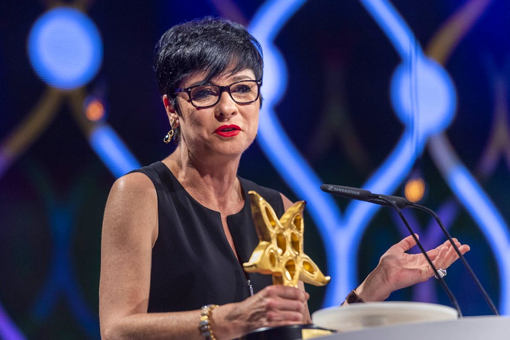 Prix Walo 2018: Regula Esposito gewinnt für ihre Bühnenfigur Helga Schneider den Preis in der Kategorie Kabarett/Comedy.
