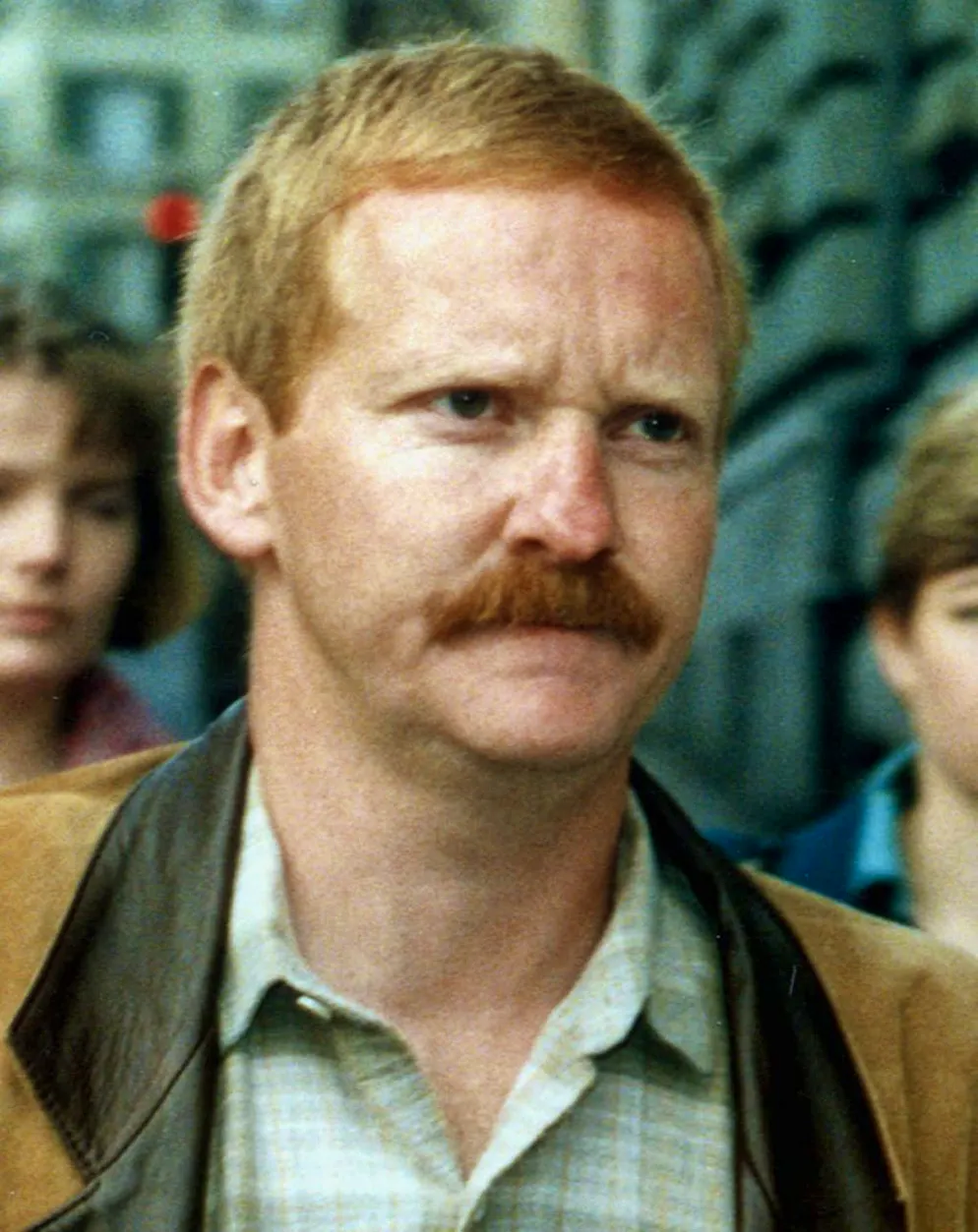 Bruno Zwahlen: le meurtre de Kehrsatz. L'affaire Bruno Zwahlen (image d'archive de 1993) entre dans une nouvelle phase. Le 2 juin 1997, un sellier de Kehrsatz doit répondre de ses actes devant le tribunal d'arrondissement de Berne-Laupen. Il est accusé d'avoir fait de fausses déclarations durant le deuxième procès principal de Bruno Zwahlen.