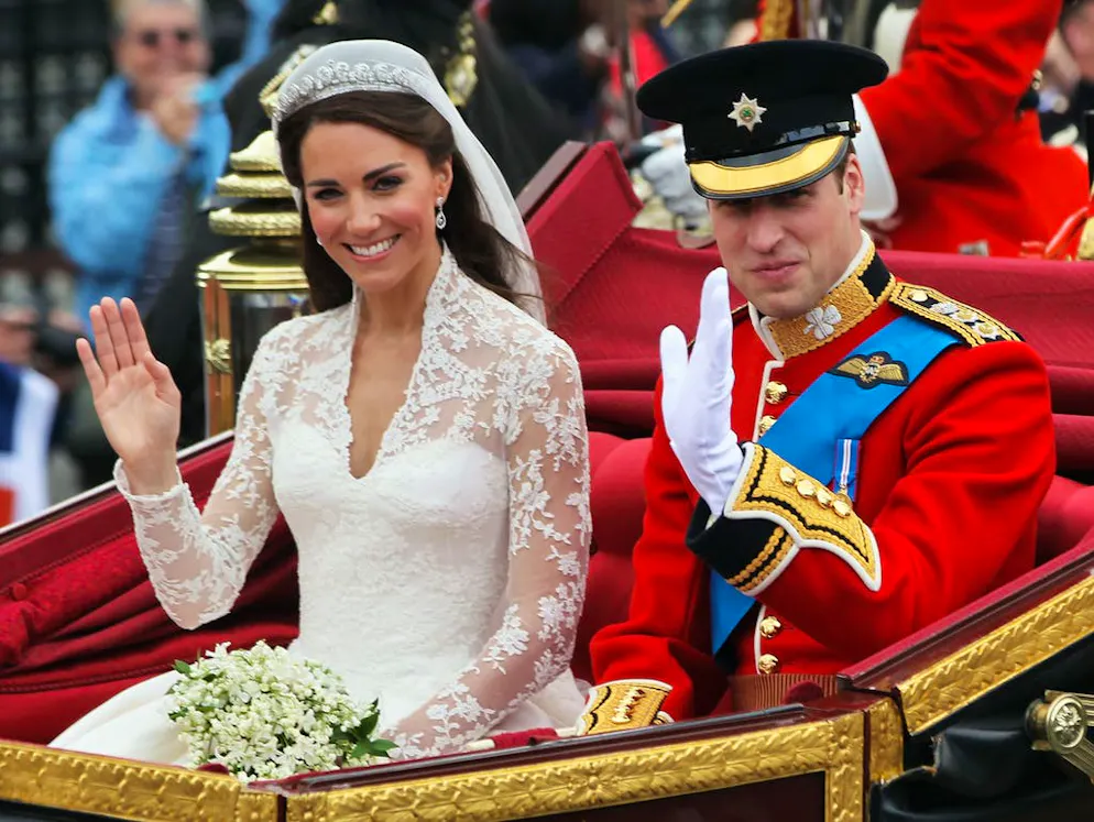 Les mariages de tous les records. Concernant les retransmissions télévisées, William et Kate détiennent le record absolu de popularité: en 2011, deux milliards de personnes à travers le monde ont suivi leur mariage sur le petit écran.