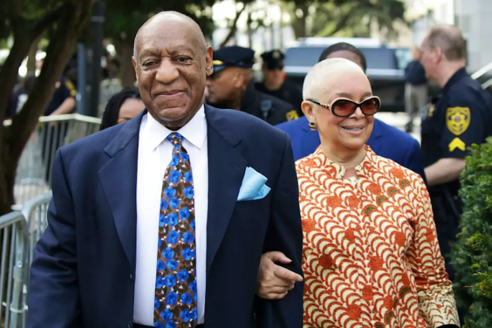 L'acteur américain Bill Cosby et son épouse Camille arrivent au tribunal à Norristown, en Pennsylvanie, le 24 avril 2018