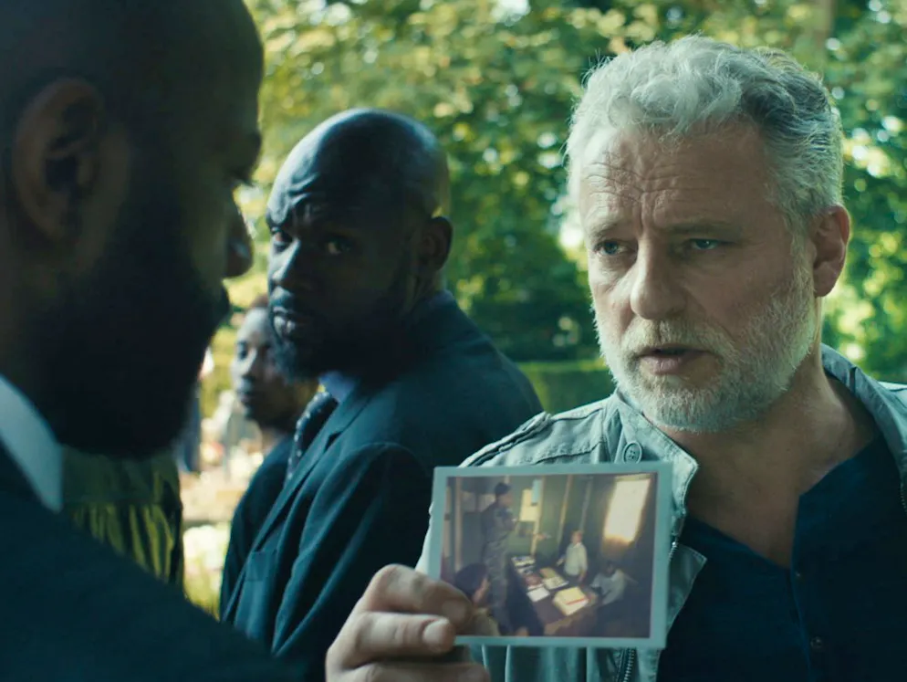 Starke Staffeln statt Sommerloch: Die Serien-Highlights im Juni. Nachdem er in Staffel 1 die Verstrickungen der Geheimorganisation «Salamander» aufdeckte, gerät Inspektor Paul Gerardi (Filip Peeters) ab 29. Juni bei FOX HD in eine neue Verschwörung: Der Mord an einem afrikanischen Flüchtling bringt den belgischen Ermittler auf die Spur eines Diamantenkartells.