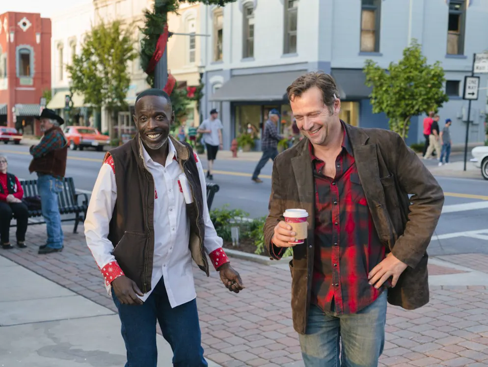Starke Staffeln statt Sommerloch: Die Serien-Highlights im Juni. Per Tweet forderte Serienautor Joe Lansdale die Fans von «Hap and Leonard» noch auf, für die Serie zu kämpfen. Es nützte nichts: Die dritte Staffel, die Amazon am 28. Juni zeigt, wird die letzte sein. Darin suchen Hap (James Purefoy, rechts) und Leonard (Michael Kenneth Williams) nach Haps Ex-Freundin, die in einer Stadt verschwand, in der der Ku-Klux-Klan noch sehr präsent ist.