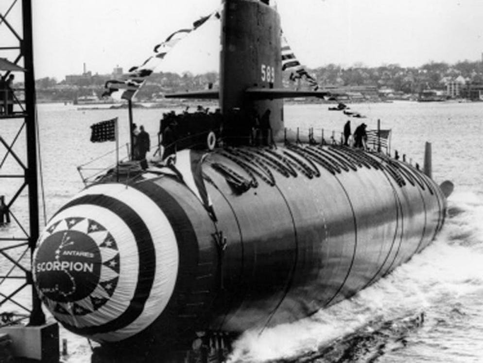 Il sottomarino nucleare USS Scorpion. L'«USS Scorpion» (identificativo: SSN-589) è stato messo in servizio nel 1960. Questo sottomarino da attacco della classe Skipjack misurava soltanto 76,8 metri di lunghezza, ma poteva raggiungere una velocità di 30 nodi, grazie alla sua struttura a forma di goccia.
