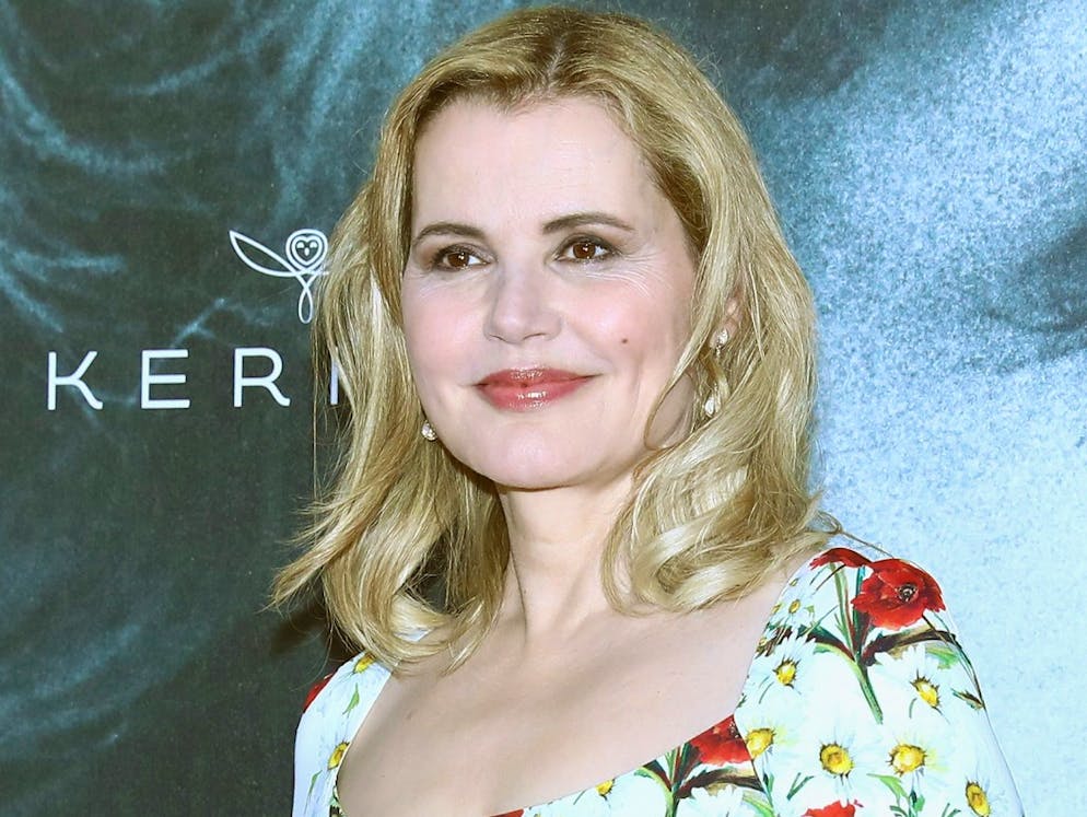 Reife Leistung: Diese Promis erlebten spätes Mutterglück. Schauspielerin Geena Davis (62) kam ebenfalls erst Mitte 40 auf den Geschmack des Kinderkriegens. Mit 46 gebar sie eine Tochter, zwei Jahre später Zwillinge.